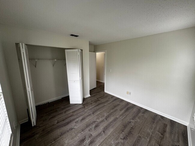 Building Photo - Charming 2-Bedroom Home in Peaceful Dunnellon Neighborhood