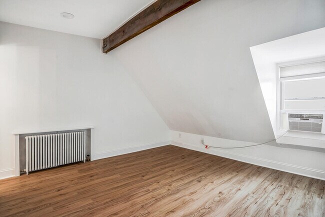 Third Level - Den - 451 Park Rd NW