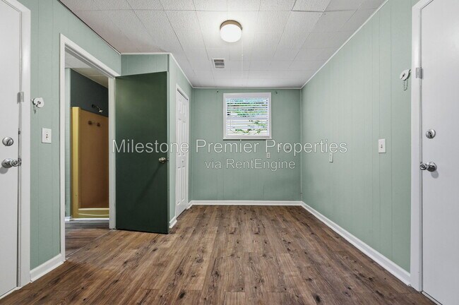 Building Photo - 920 S Lee Ave