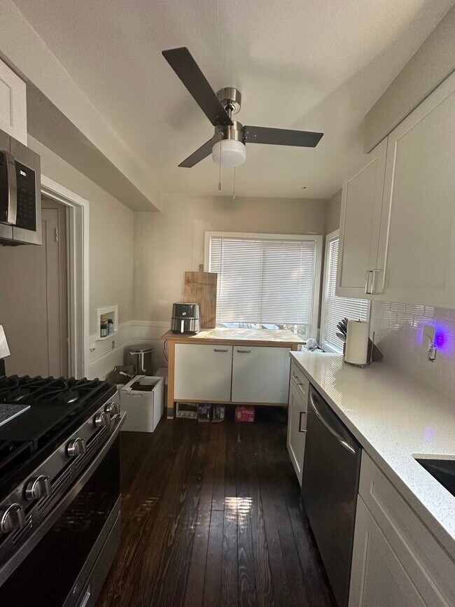 Kitchen view 5 - 815 19th St