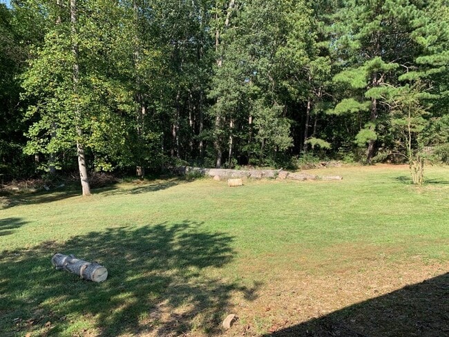 Building Photo - Spacious Ranch House in North Raleigh