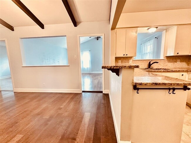 Building Photo - 103 Prince Dr