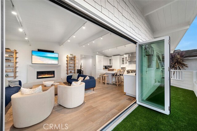 Building Photo - 45 Emerald Bay