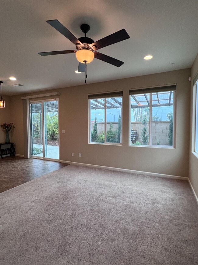 Building Photo - 2020 Makenna Dr