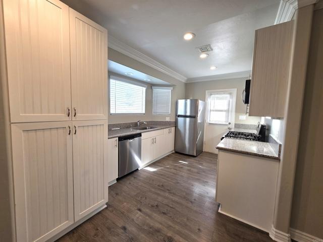 Building Photo - 2404 Morningside St