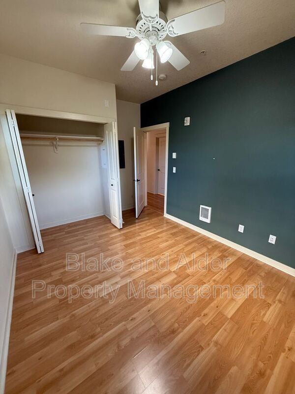 Building Photo - 8758 NE Delamere Way