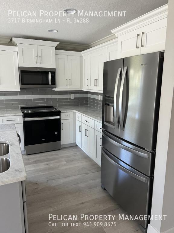 Building Photo - 3717 Birmingham Ln