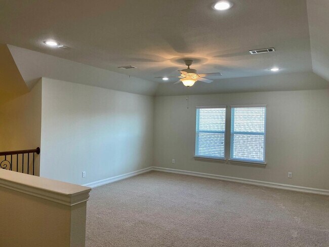 Building Photo - 429 Bow Dr