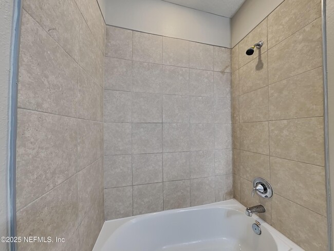 Building Photo - 164 Bloomfield Wy