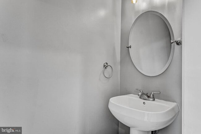 Building Photo - 1336 Talbert Ct SE