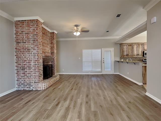 Building Photo - 709 W Park Dr