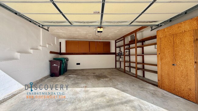 Building Photo - 4 Bedroom Mid-Century Oakmore Home With Views of Bay