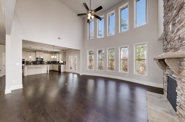 Building Photo - Executive Home in a True Lifestyle Community