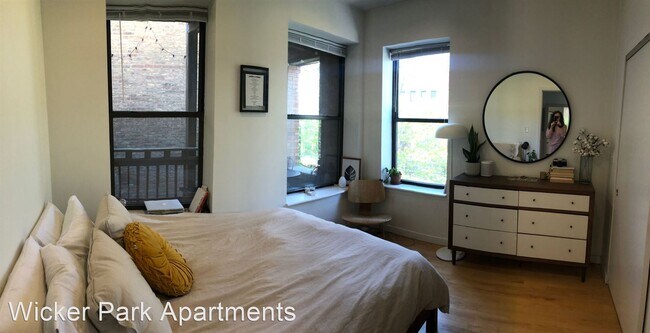 Building Photo - 1250 N Damen Ave