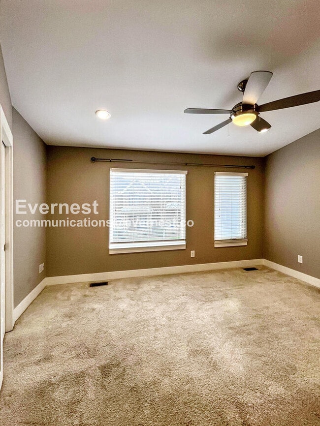 Building Photo - 600 Garfield St