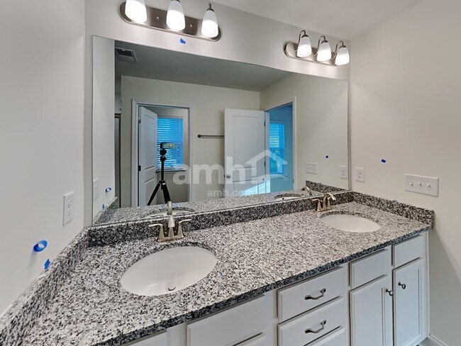 Building Photo - 213 Rivulet Dr