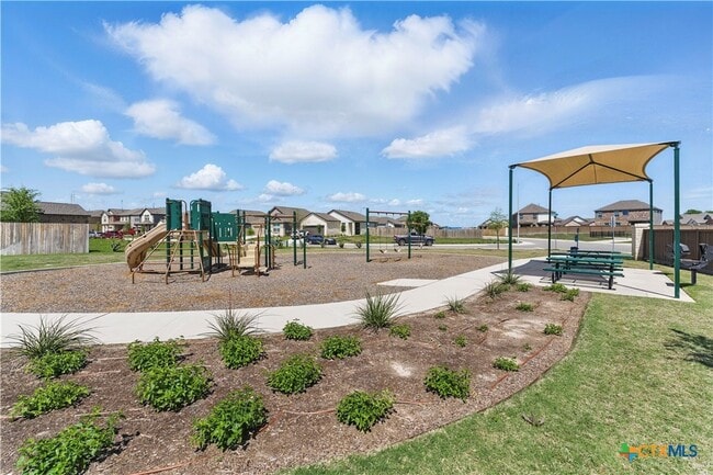 Building Photo - 211 Summit Dr