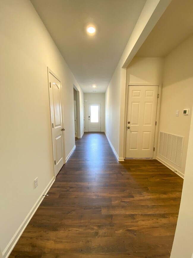 Building Photo - 4 bed, 2 bath in Oakland built in 2023
