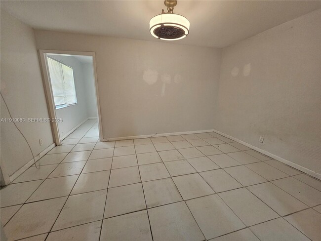 Building Photo - 1727 Fletcher St