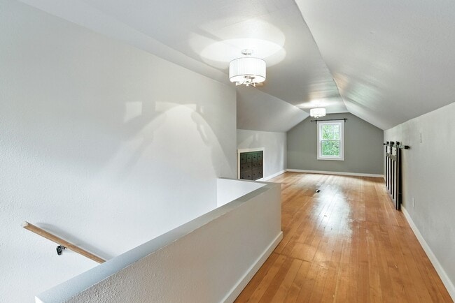 Building Photo - 5806 NE 60th Ave