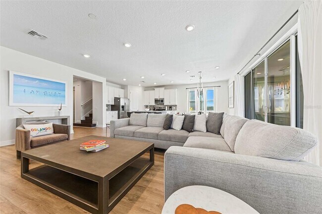 Building Photo - 284 Southfield St