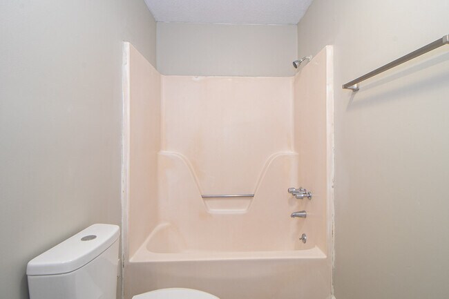 Building Photo - 7-407 Thompsonville Ln