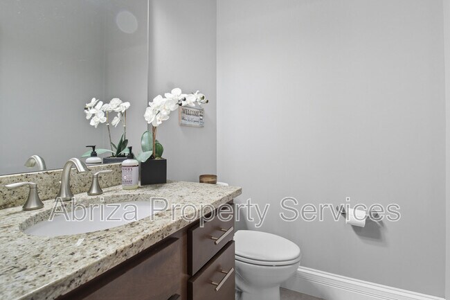 Building Photo - 3612 Flad Ave