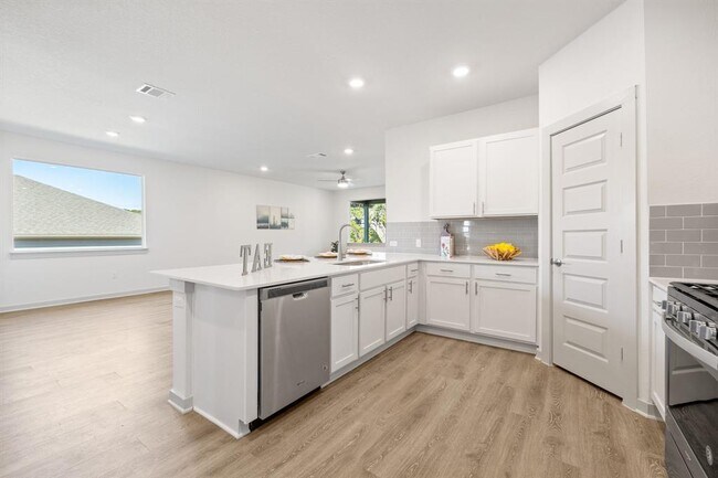 Building Photo - 212 Florenz Ln