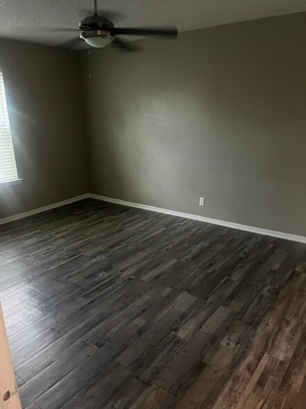 Building Photo - 531 Bedford Rd