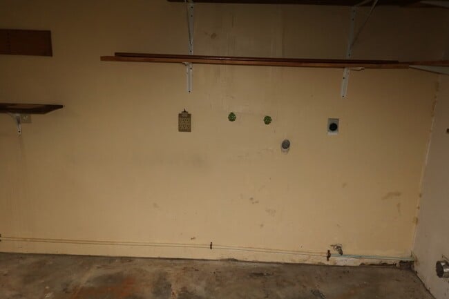 Building Photo - 5339 Lincoln Town Dr