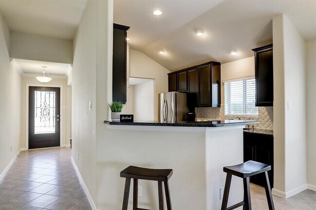 Building Photo - 15718 Whispering Green Dr