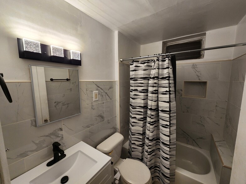 Bathroom - 3531 Pacific Ave