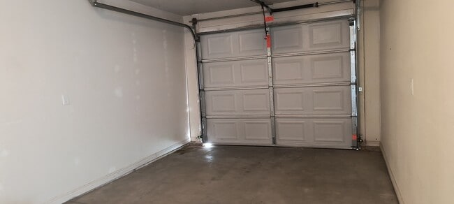 Building Photo - 1255 N 575 W