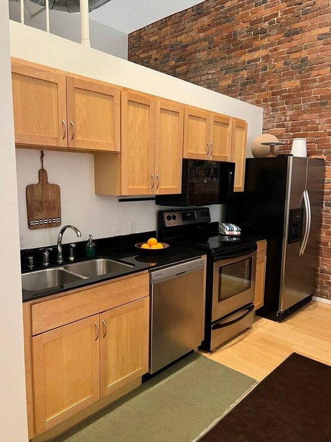 Building Photo - Historic Loft in the Heart of Downtown, st...