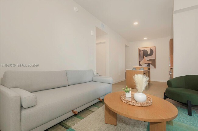 Building Photo - 11 NE 6th St