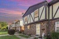 Building Photo - 4606 Glenway Ave