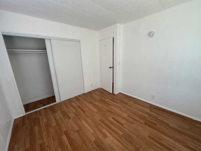 Building Photo - Private 3-Bed, 2-Bath Trailer with Large L...