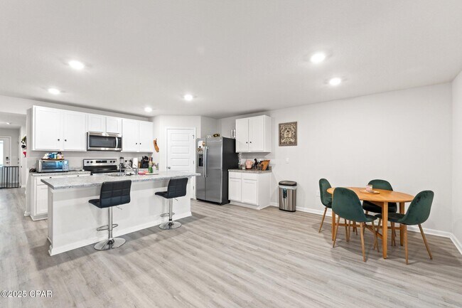 Building Photo - 6428 Slabinski Ln