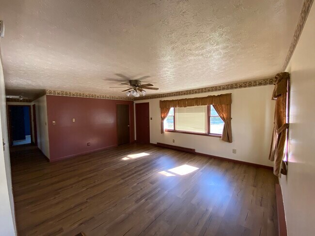 Building Photo - 794 Ridge Rd