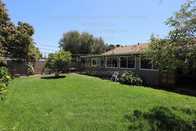Building Photo - 11411 Chapman Ave