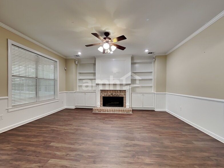 Building Photo - 2738 Seastrand Ln