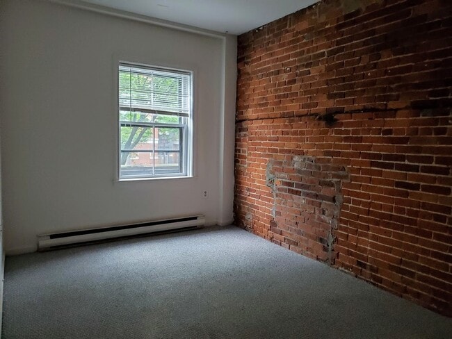 Building Photo - 1750 Washington St