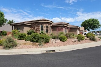 Building Photo - Spacious 3-Bed, 2-Bath Home with Open Floor Plan and Premium Amenities