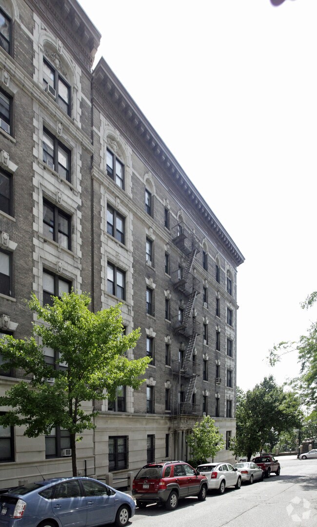 Building Photo - 401 W 118th St