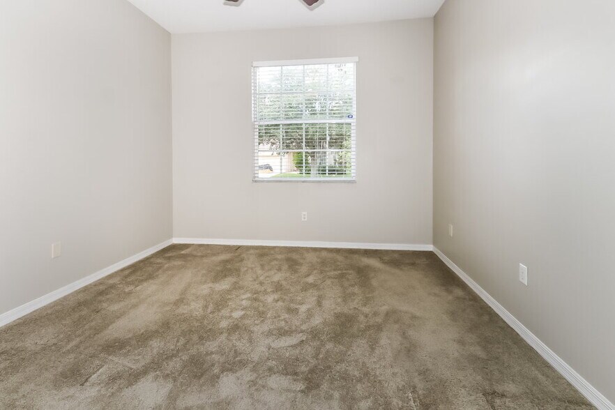 Building Photo - 141 Seminole Lakes Dr