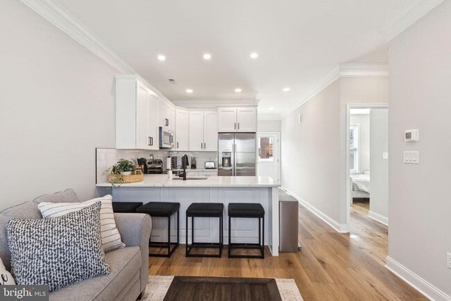 Building Photo - 153 Morgan St