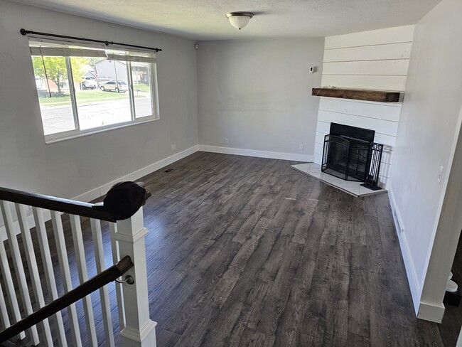 Building Photo - 1157 N 600 W