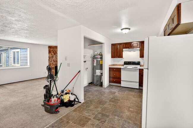 Building Photo - 4801 NE Killingsworth St