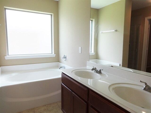 Building Photo - 28606 Lockeridge Farms Dr