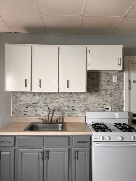 Primary Photo - 112 Linden Ave